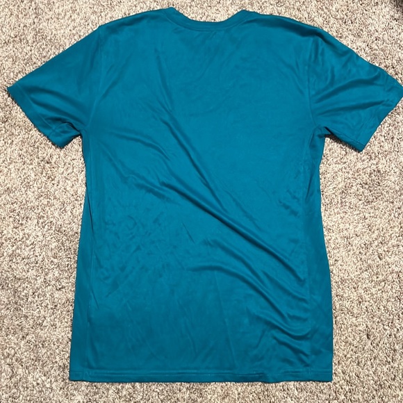 Nike athletic tee - Picture 3 of 4